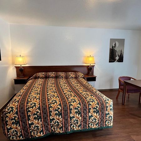 Pine Cone Motel Willits Εξωτερικό φωτογραφία